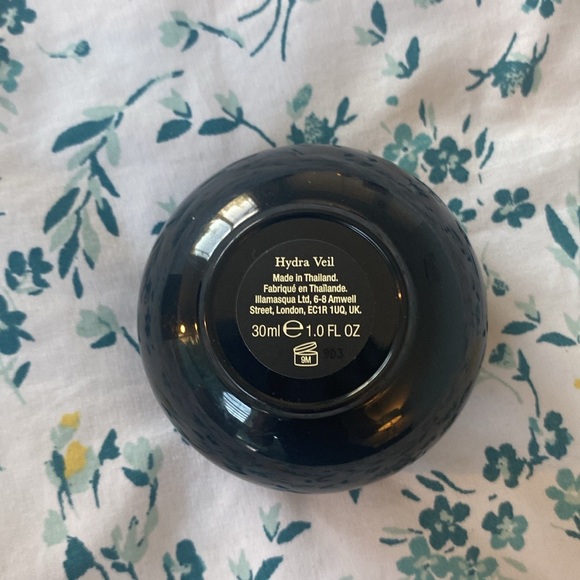 5/$46 Illamasqua Hydra Veil blurring primer - Picture 2 of 3
